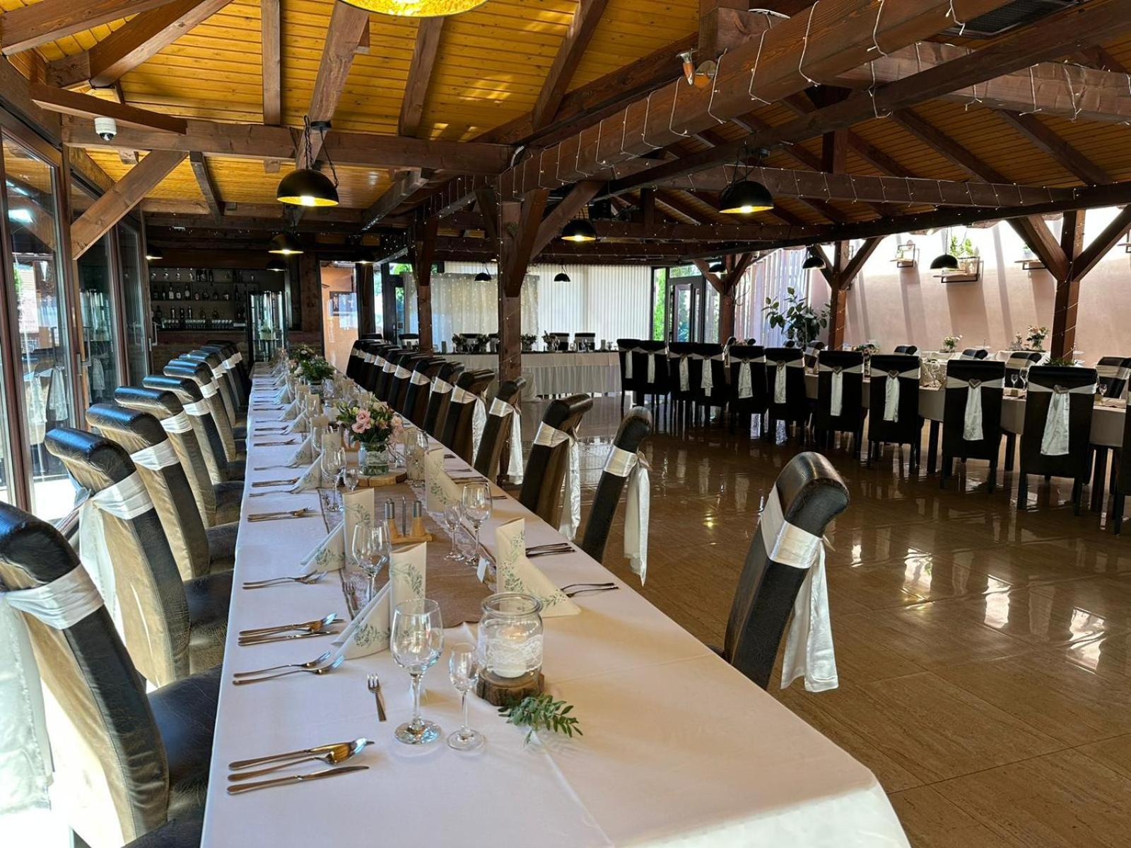 Filakovo Penzion Bebek מראה חיצוני תמונה